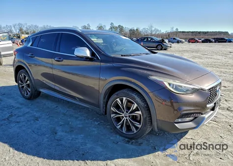 2017 Infiniti Qx30 Base z USA, uszkodzony, nr VIN SJKCH5CR2HA030133